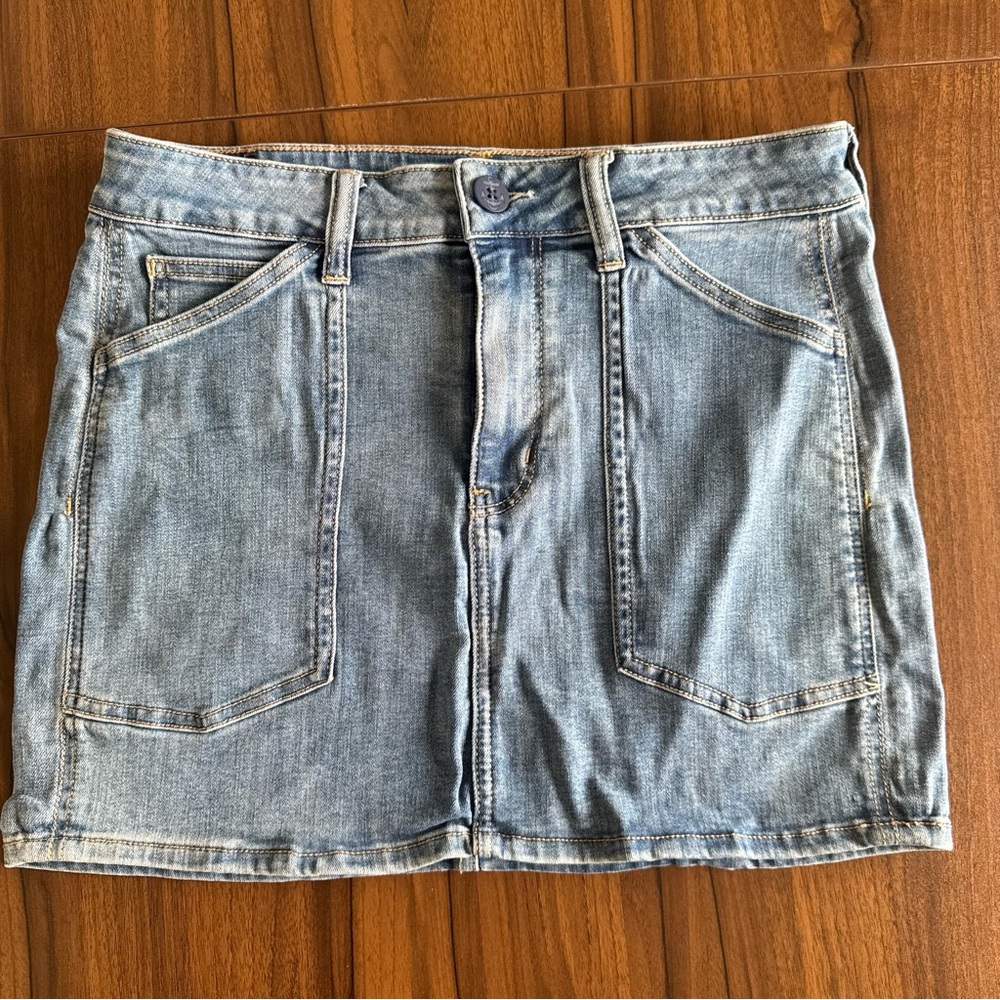 American Eagle Outfitters Light Wash Denim Mini Skirt Hi Rise Mini Jean Skirt